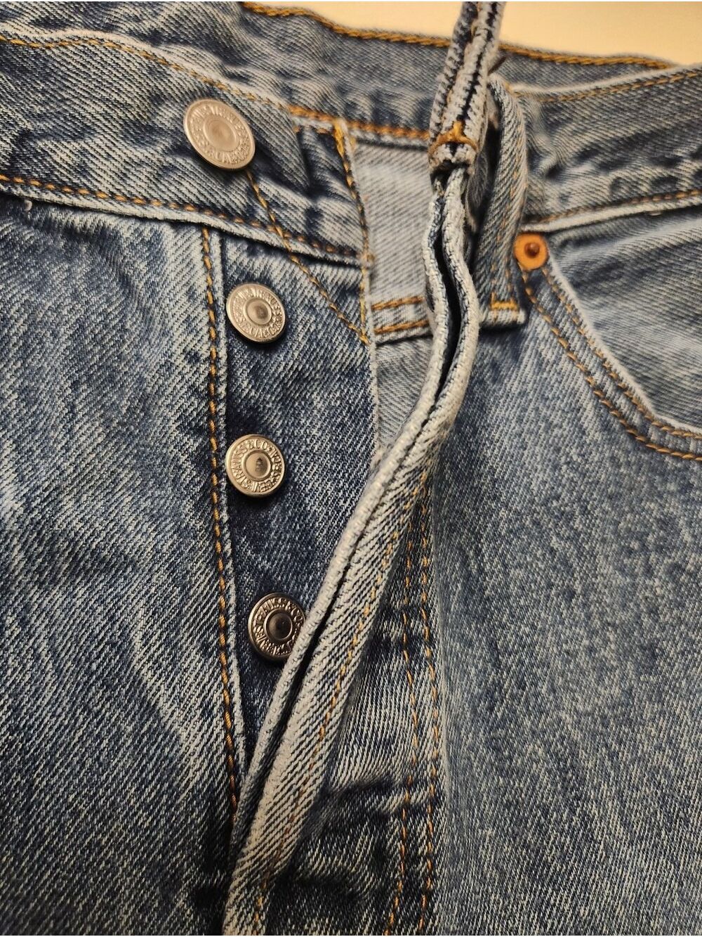 Levi's 501 High Rise Distressed Denim CutOff Shorts Size W31 Medium Wash Raw Hem - Picture 3 of 8